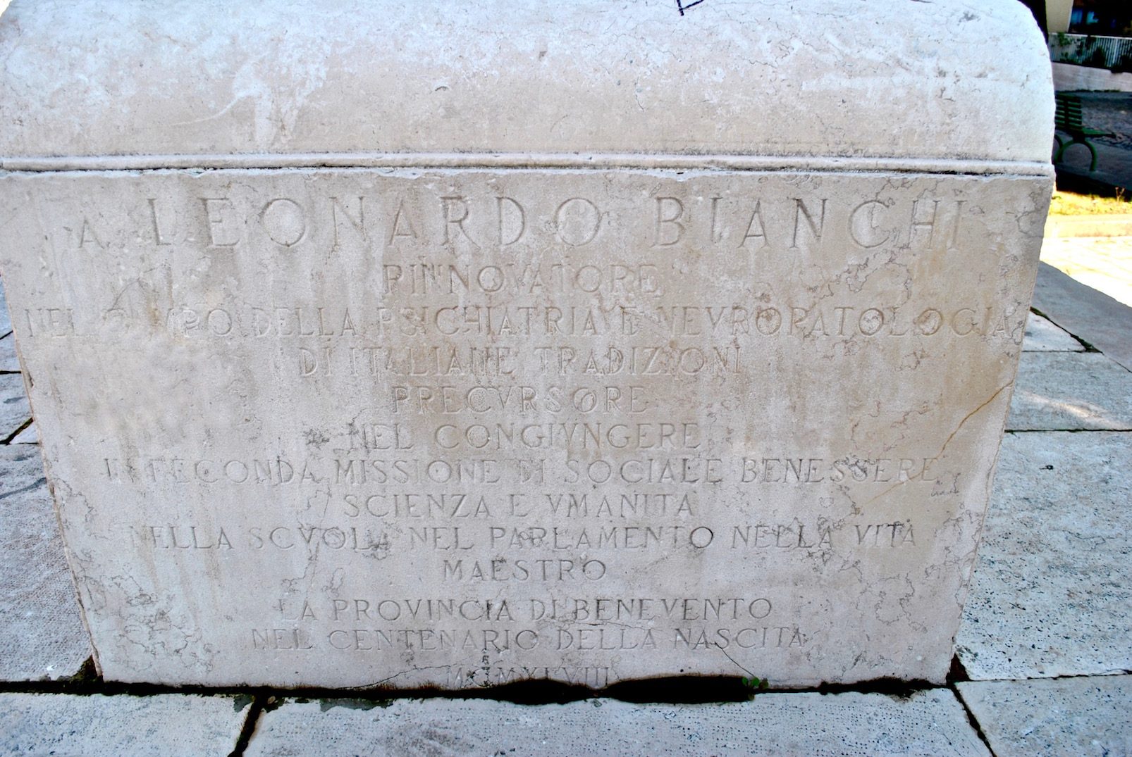 Leonardo Bianchi's monument 9.jpg